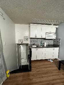Studio Unit with Seperate Entrance @ Square One - Photo 4