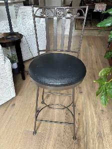 counter height swivel stools (2) - Photo 2