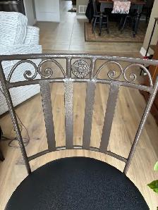 counter height swivel stools (2) - Photo 3
