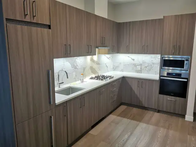 1bed1den1bath-620ft Kingedward Skytrain station apartment unit
