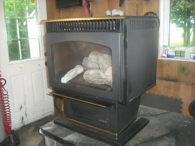 POÈLE AU GAZ PROPANE FOYER