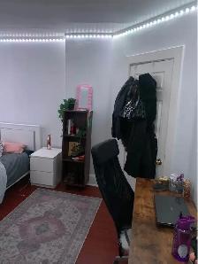Master bedroom (Bloor/Dufferin) in 4 bed  1 bath house - Photo 3
