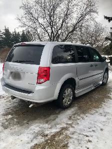 Disability conversion van - Photo 2