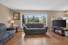 HUGE corner lot for sale! 5 bed, 2 bath with basement suite! - Photo 2