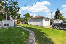HUGE corner lot for sale! 5 bed, 2 bath with basement suite! - Photo 10