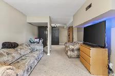 HUGE corner lot for sale! 5 bed, 2 bath with basement suite! - Photo 12