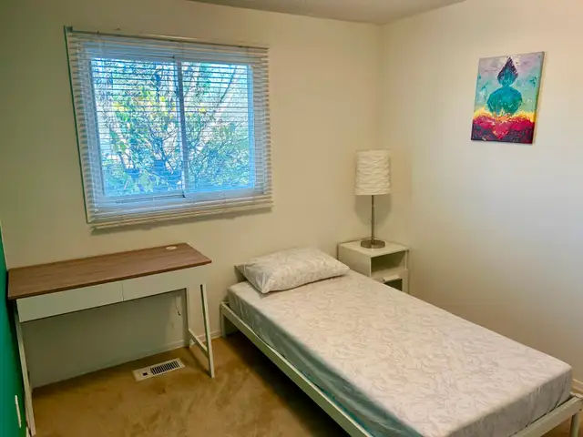 Furnished 2nd Floor Room for Rent (for male), 16th & Yonge