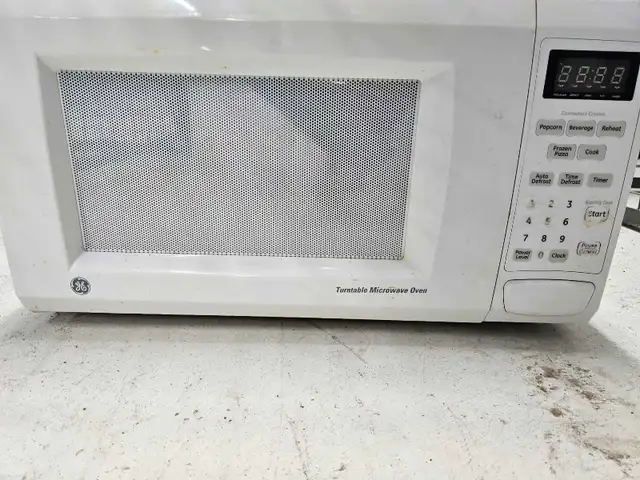 GE Turntable Microwave Oven