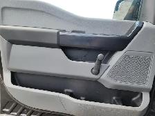 2022 Ford F150 4x2 - Regular Cab XL - 141 WB - Photo 10