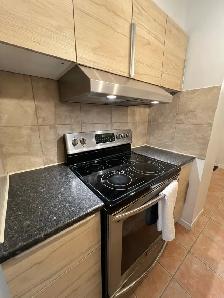 TOUT INCLUS! Grand condo 3 et 1/2 830p.ca, MEUBLÉ à louer - Photo 5