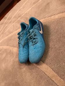 Used Nike Phantoms Size 8.5 - Photo 2