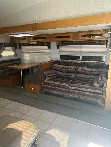 2003 Frontier 5th wheel trailer - Photo 2