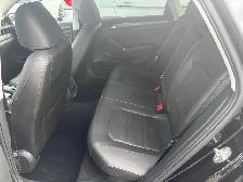 2021 Volkswagen Passat HIGHLINE, Leather, Sunroof, Htd. Seats, A - Photo 9