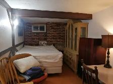 Available Now, Upstairs Master Bedroom in Lorne Park - Photo 5