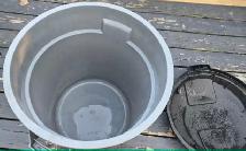 RUBBERMAID BRUTE 20-GALLON HEAVY-DUTY TRASH CAN W/LID – $20 - Photo 3