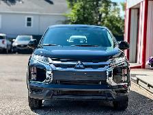 2024 Mitsubishi RVR AWD (No Accidents) - Photo 3