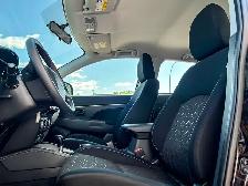 2024 Mitsubishi RVR AWD (No Accidents) - Photo 9