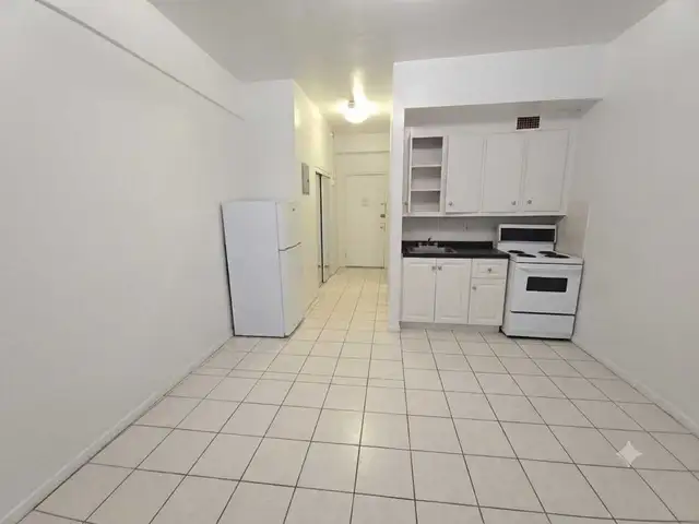Lease transfer: 1 1/2 studio, all-incl