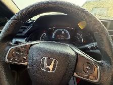 2017 Honda civic Hatchback Clean title !  new safety ! - Photo 5