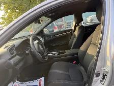 2017 Honda civic Hatchback Clean title !  new safety ! - Photo 7