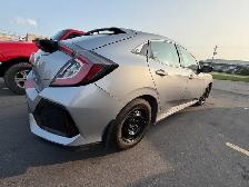 2017 Honda civic Hatchback Clean title !  new safety ! - Photo 10