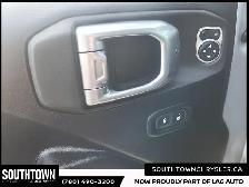 2023 Jeep Wrangler Rubicon - Photo 11