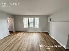 CHARMING 5 BED/2.5 BATH HOUSE DOWNTOWN   HYDRO, WATER & GAS! - Photo 8
