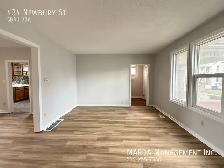 CHARMING 5 BED/2.5 BATH HOUSE DOWNTOWN   HYDRO, WATER & GAS! - Photo 10