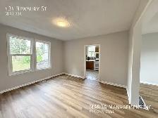 CHARMING 5 BED/2.5 BATH HOUSE DOWNTOWN   HYDRO, WATER & GAS! - Photo 12