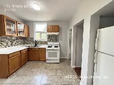 CHARMING 5 BED/2.5 BATH HOUSE DOWNTOWN   HYDRO, WATER & GAS! - Photo 16