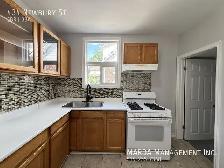 CHARMING 5 BED/2.5 BATH HOUSE DOWNTOWN   HYDRO, WATER & GAS! - Photo 18