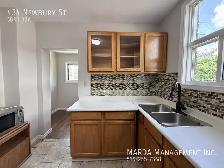 CHARMING 5 BED/2.5 BATH HOUSE DOWNTOWN   HYDRO, WATER & GAS! - Photo 19