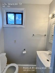 CHARMING 5 BED/2.5 BATH HOUSE DOWNTOWN   HYDRO, WATER & GAS! - Photo 25