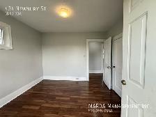CHARMING 5 BED/2.5 BATH HOUSE DOWNTOWN   HYDRO, WATER & GAS! - Photo 35