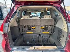 2011 Toyota Sienna XLE - Photo 6