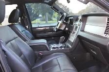 2010 Lincoln Navigator 4WD 4dr Ultimate - Photo 10