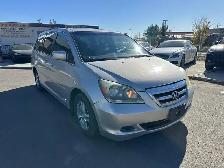 2005 Honda Odyssey EX-L : Sunroof, Power Sliding Doors, Leather - Photo 2