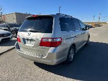 2005 Honda Odyssey EX-L : Sunroof, Power Sliding Doors, Leather - Photo 3