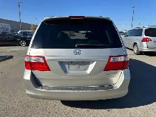 2005 Honda Odyssey EX-L : Sunroof, Power Sliding Doors, Leather - Photo 4