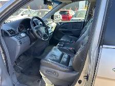 2005 Honda Odyssey EX-L : Sunroof, Power Sliding Doors, Leather - Photo 6