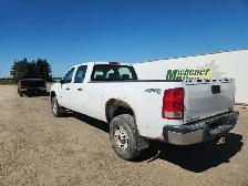 2011 GMC Sierra 2500HD - Photo 2