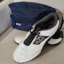 Mooto Sport shoes Size 9.5 with case