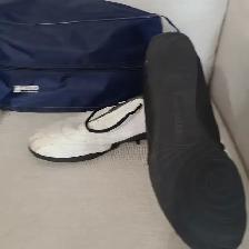 Mooto Sport shoes Size 9.5 with case - Photo 2