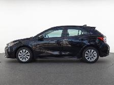 2027 Toyota Corolla Hatchback CVT SE PLUS TRIM - Photo 2