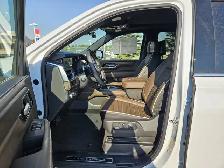 2026 GMC Yukon Denali Ultimate Diesel Executive 2nd Row - Photo 10