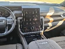 2026 GMC Yukon Denali Ultimate Diesel Executive 2nd Row - Photo 16