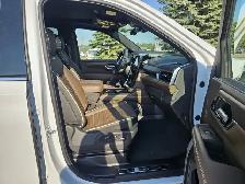 2026 GMC Yukon Denali Ultimate Diesel Executive 2nd Row - Photo 18