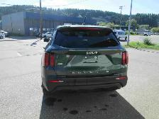 2022 Kia Sorento LX - Photo 4