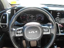 2022 Kia Sorento LX - Photo 12