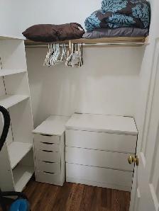 Furnished master bedroom with private bathroom for rent. - Photo 4
